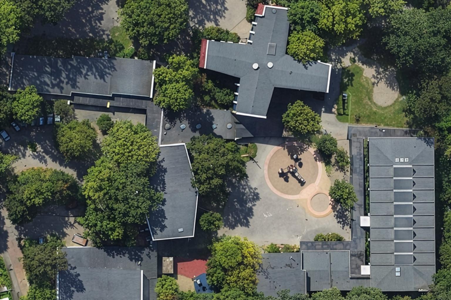 Luftbild der Grundschule Horn am Rhiemsweg in Hamburg-Horn